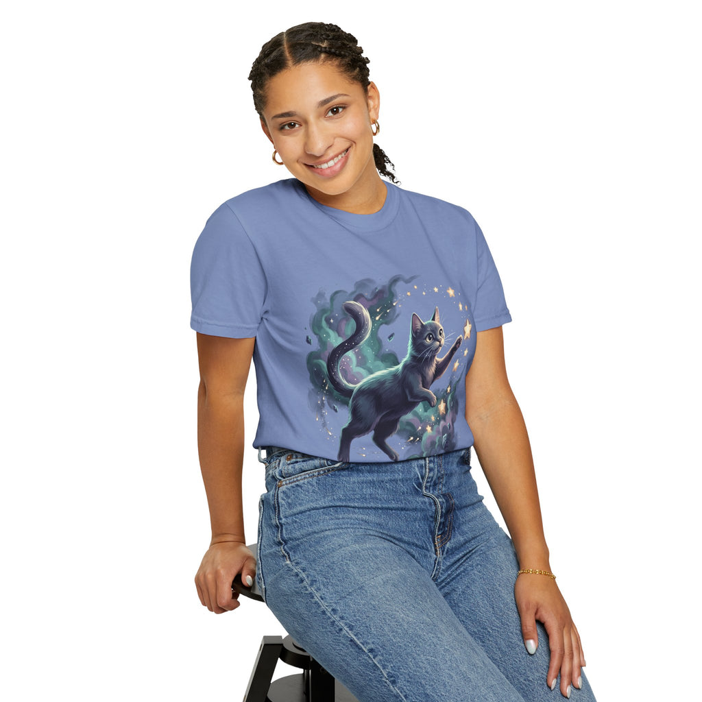 Unisex Garment-Dyed T-shirt/ Cat chasing stars